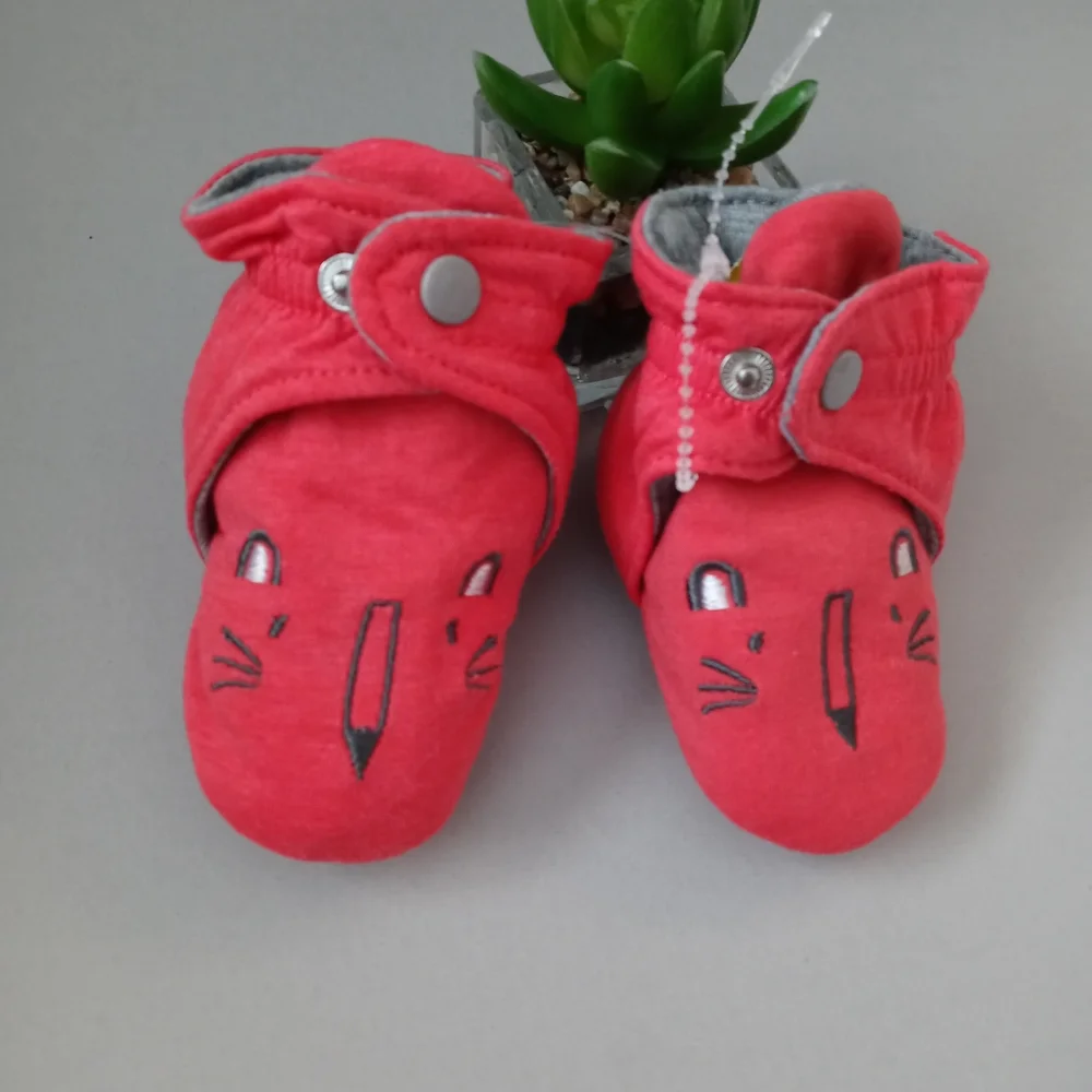 Baby boots brand New 0-3 months soft color flamingo new without tags